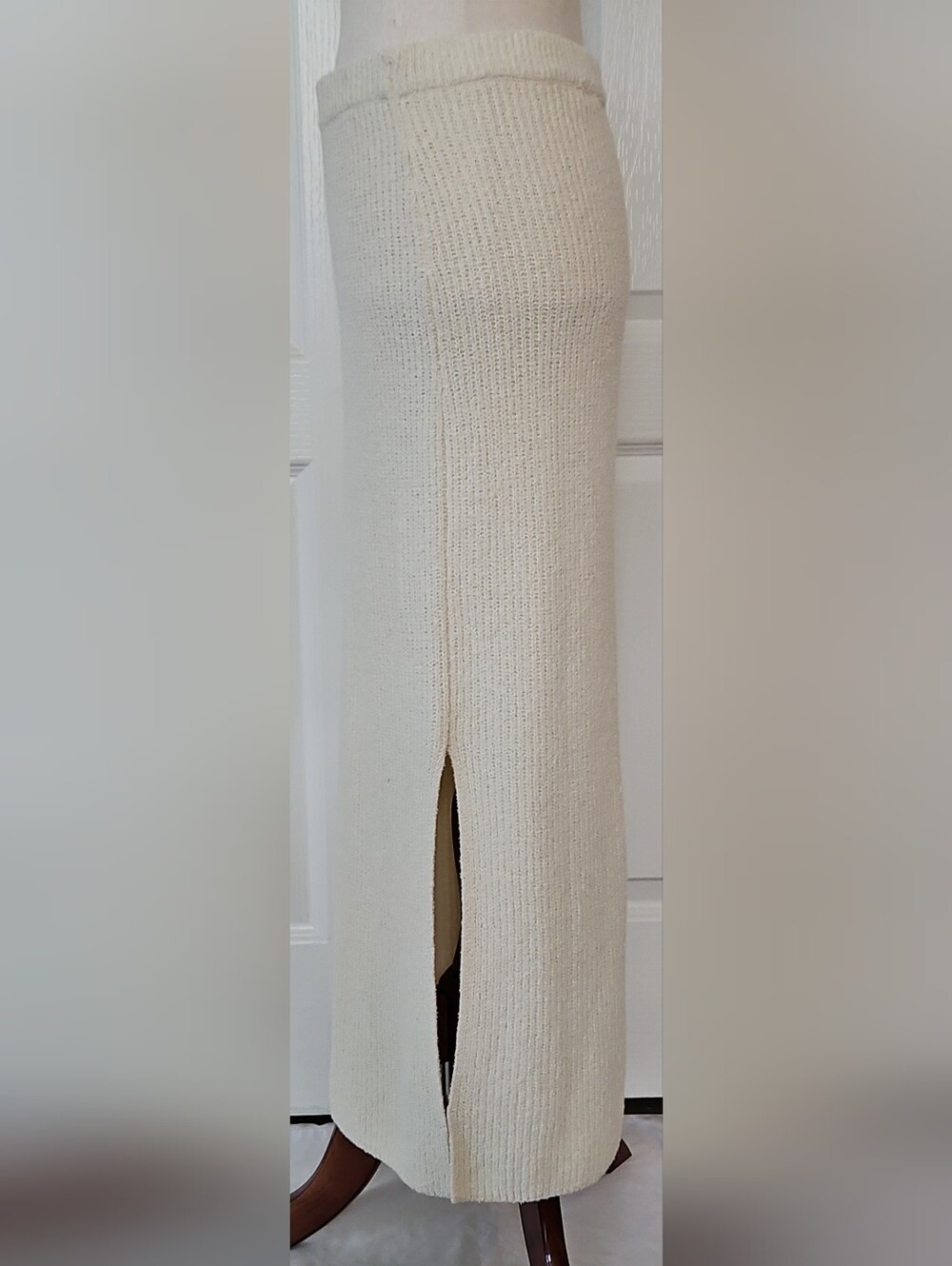 H&M Cream Rib Knit Midi Skirt Size Small - Picture 4 of 7